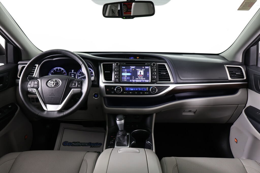 Used 2015 Toyota Highlander Limited image 29