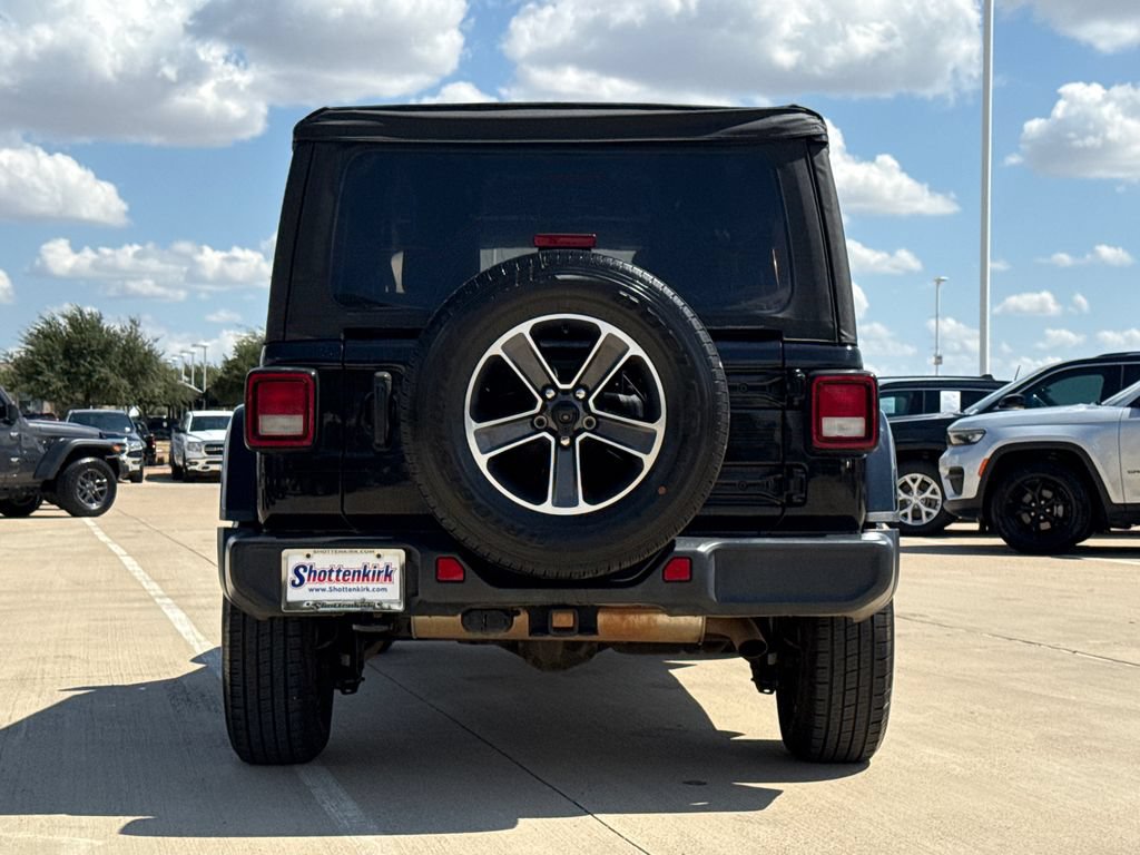 Used 2023 Jeep Wrangler Unlimited Sahara w/ Cold Weather Group AWD/4WD image 8