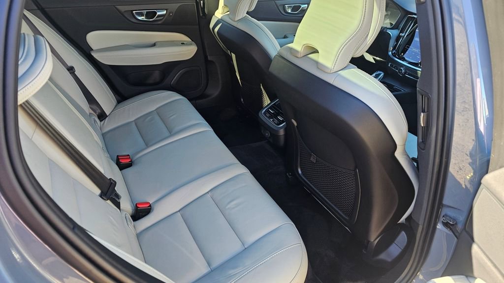 Certified 2024 Volvo V60 B5 Cross Country Ultimate image 9