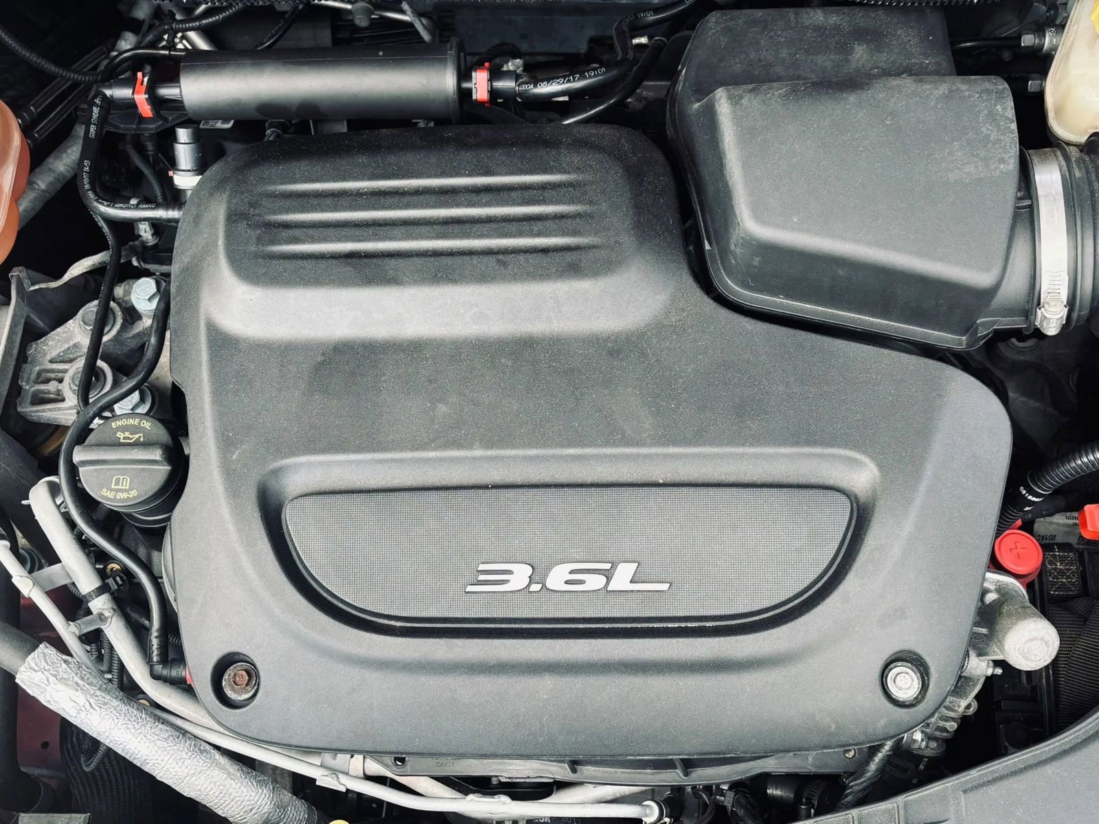 Used 2018 Chrysler Pacifica Limited w/ Tire & Wheel Group FWD image 13