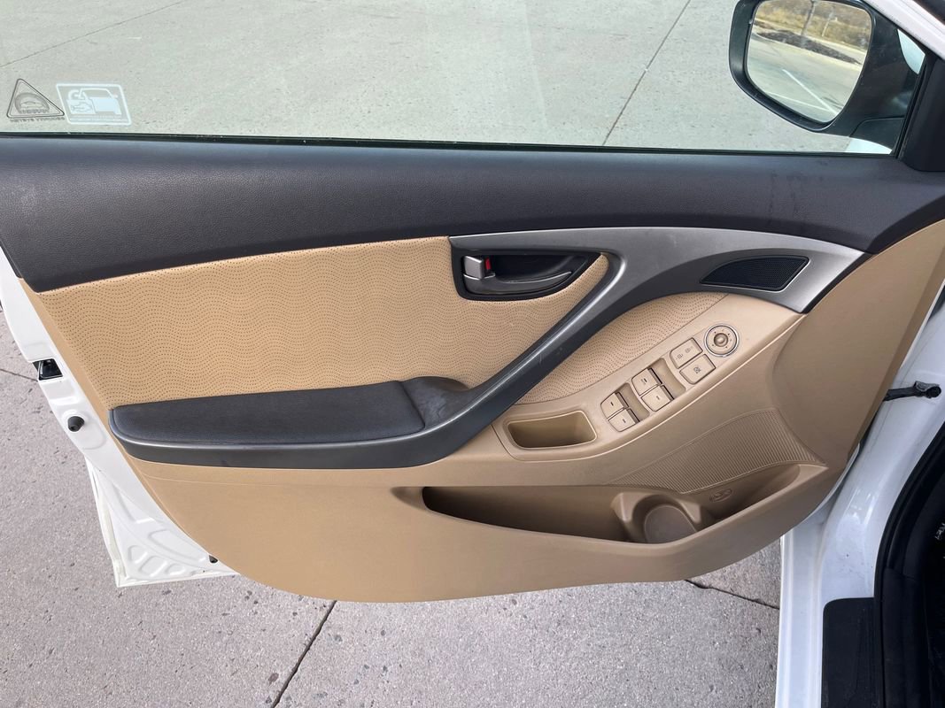 Used 2012 Hyundai Elantra Limited image 9