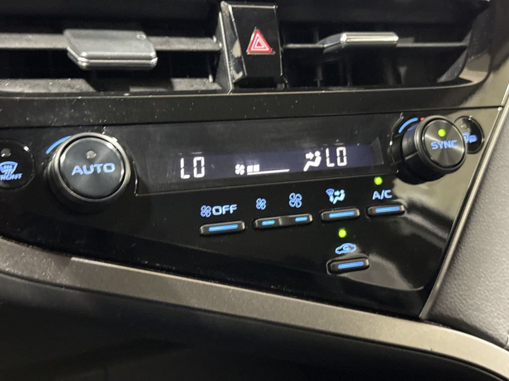 Used 2024 Toyota Camry SE FWD image 16