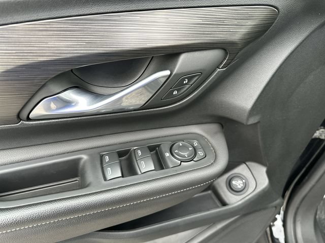 Used 2022 GMC Terrain SLE w/ Driver Convenience Package AWD/4WD image 17