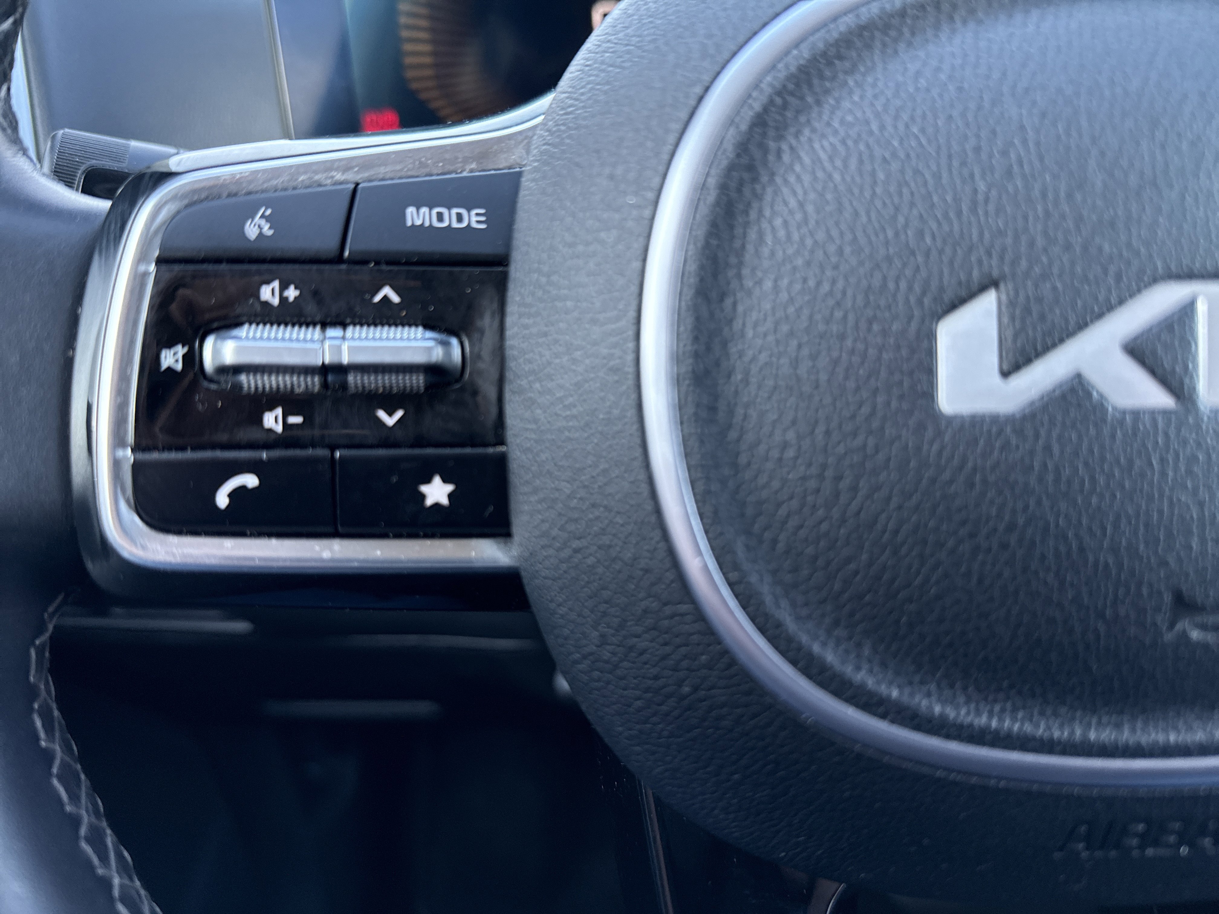 Certified 2024 Kia Sorento S image 19