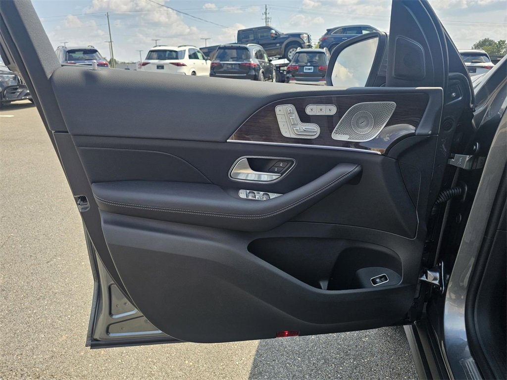 New 2026 Mercedes-Benz GLS 450 4MATIC image 11