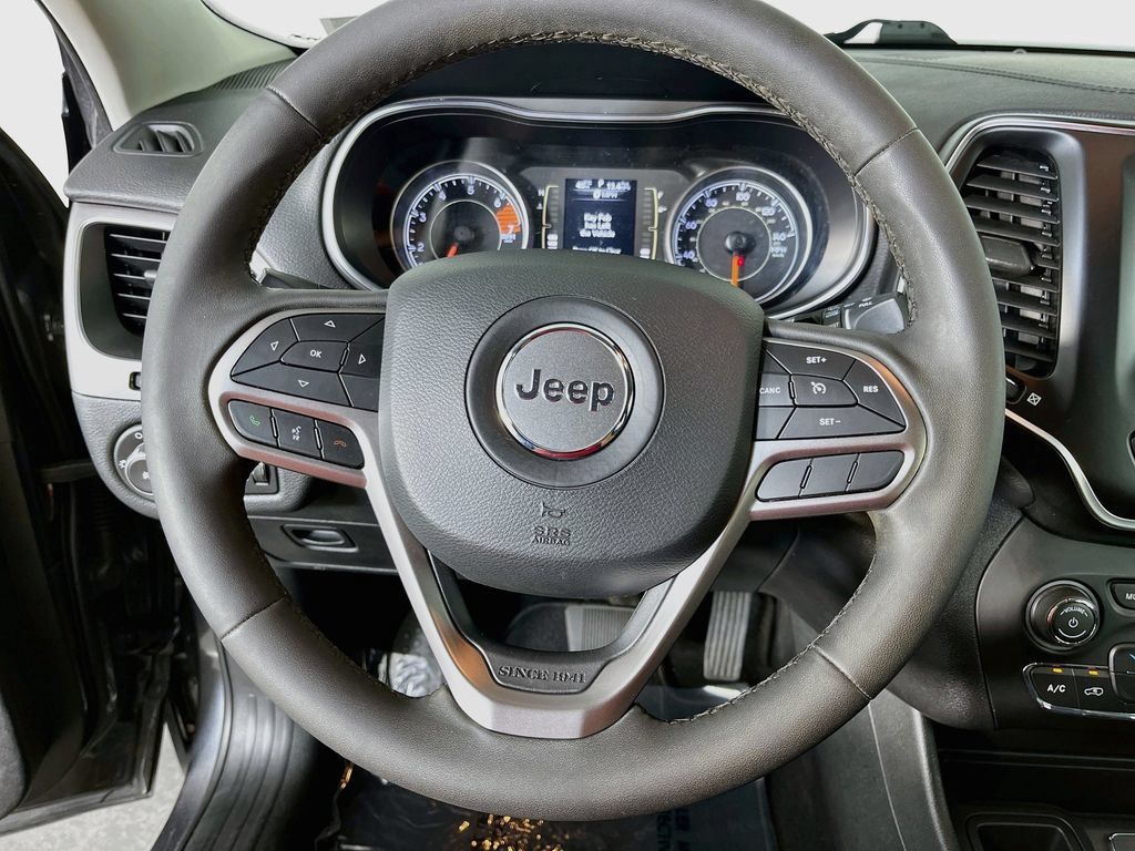 Used 2020 Jeep Cherokee Latitude Plus FWD image 13