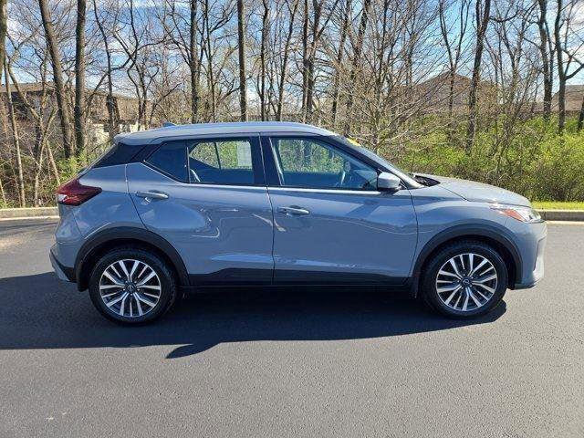 Used 2023 Nissan Kicks SV FWD image 2