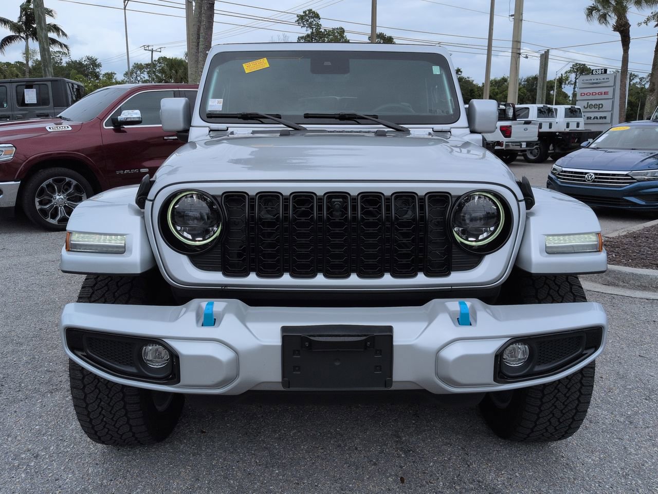 Used 2024 Jeep Wrangler High Altitude AWD/4WD image 3
