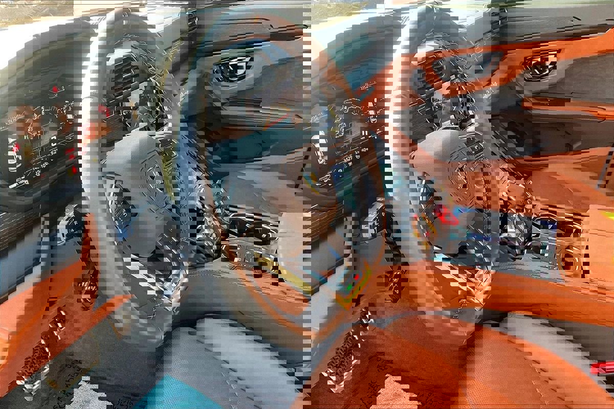 Used 2022 Lamborghini Urus image 18