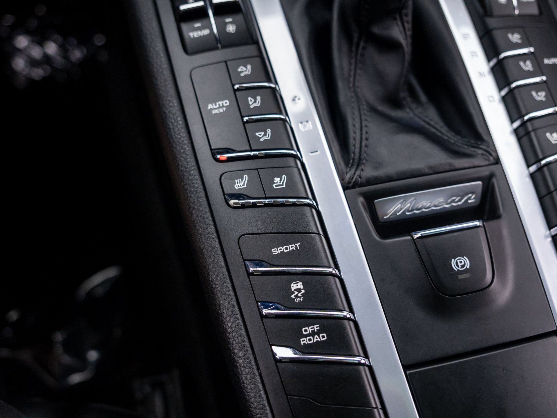 Used 2020 Porsche Macan AWD/4WD image 28