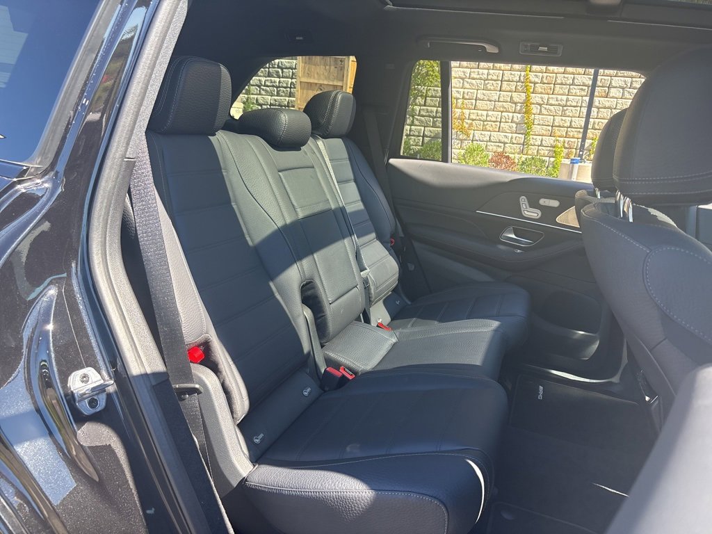 Used 2025 Mercedes-Benz GLS 450 4MATIC image 16