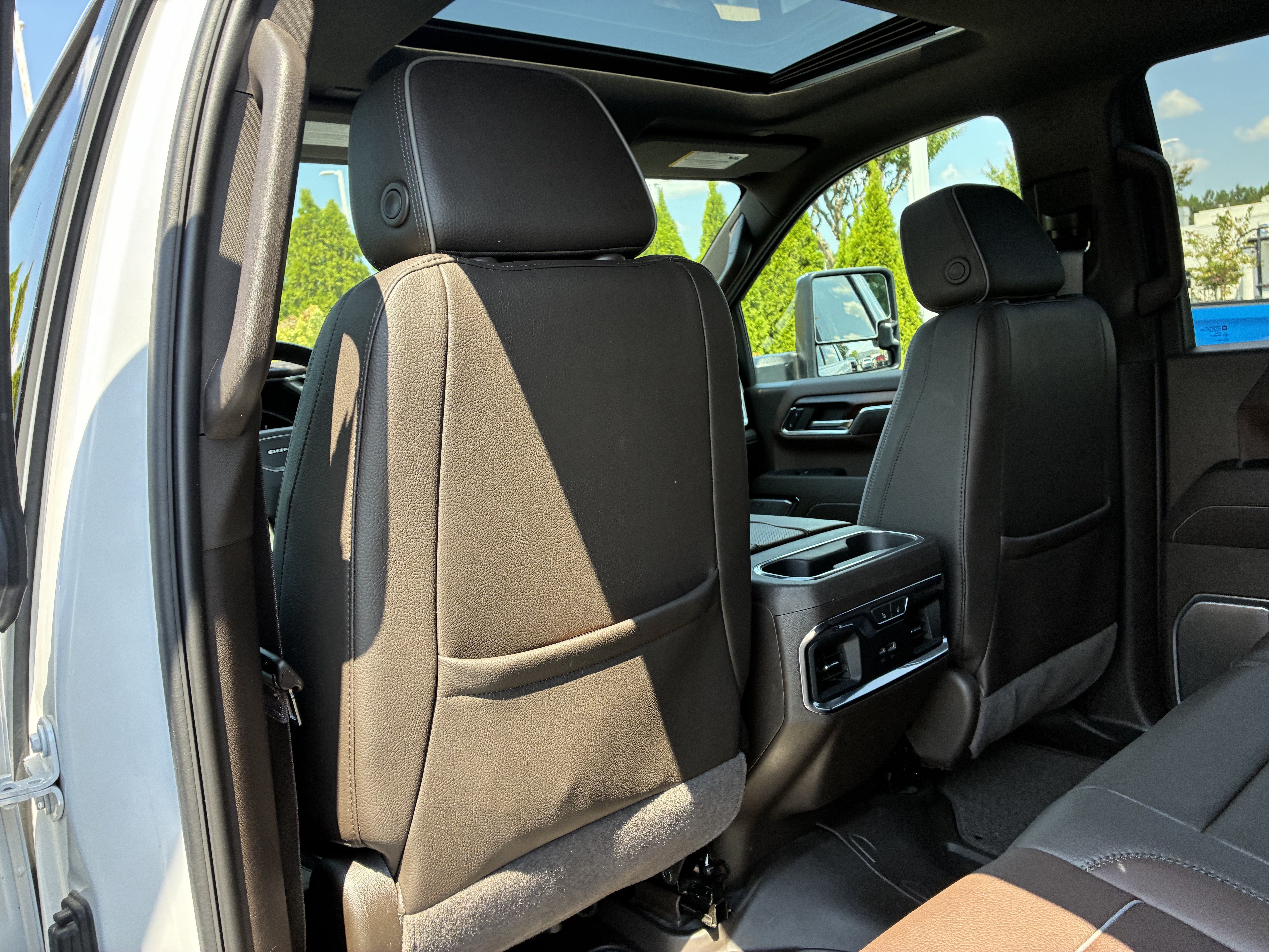 Used 2024 GMC Sierra 2500 Denali w/ Denali Reserve Package AWD/4WD image 16