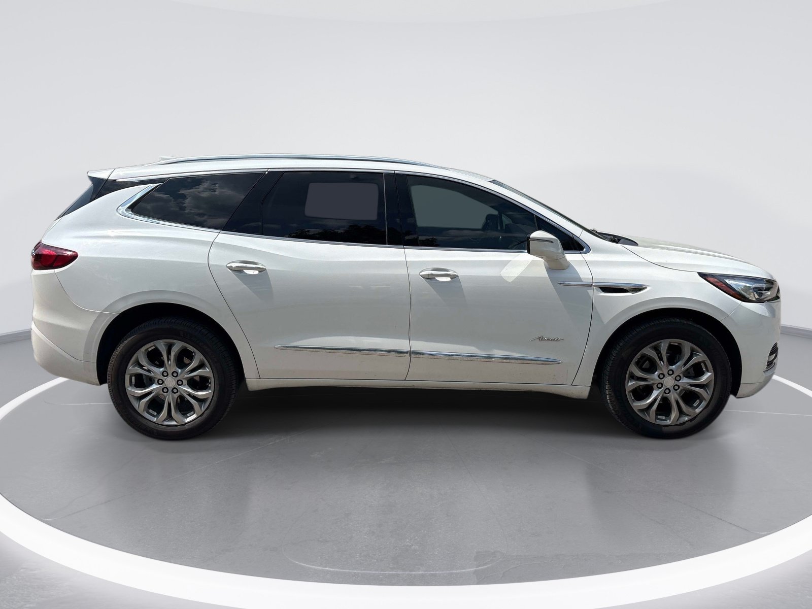 Used 2021 Buick Enclave Avenir w/ Avenir Technology Package AWD/4WD image 9