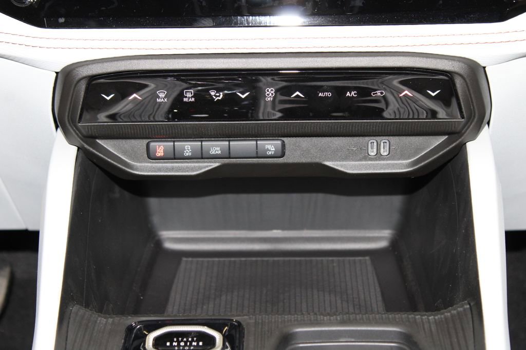 New 2026 Jeep Cherokee Limited AWD/4WD image 19