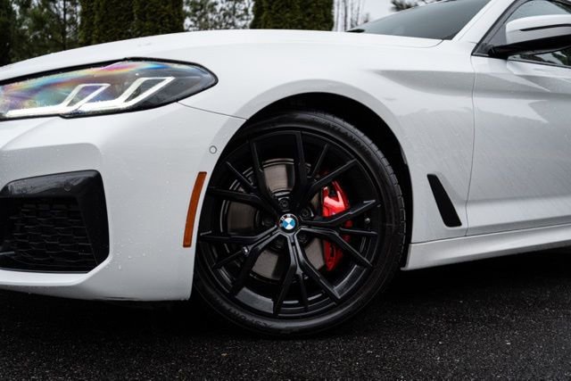 Used 2023 BMW 530i w/ M Sport Package image 4