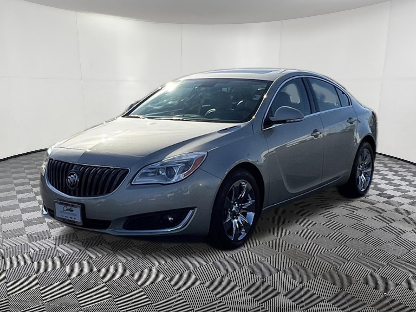 Used 2016 Buick Regal image 3