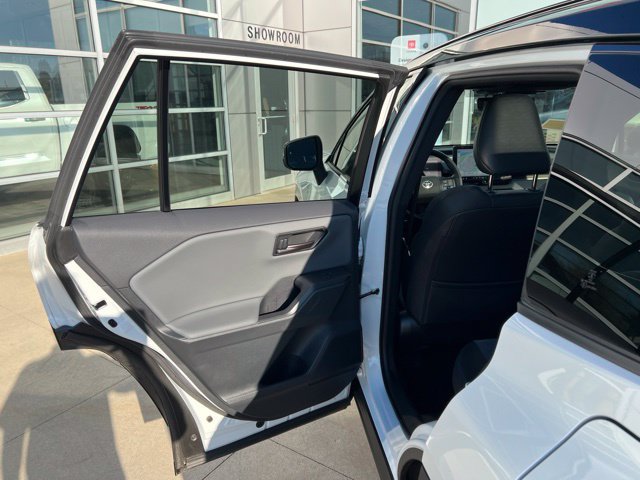 Used 2026 Toyota RAV4 XSE w/ Panoramic Sun Roof Package AWD/4WD image 26
