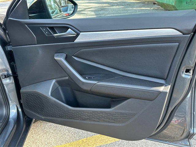 Used 2025 Volkswagen Jetta Sport image 30