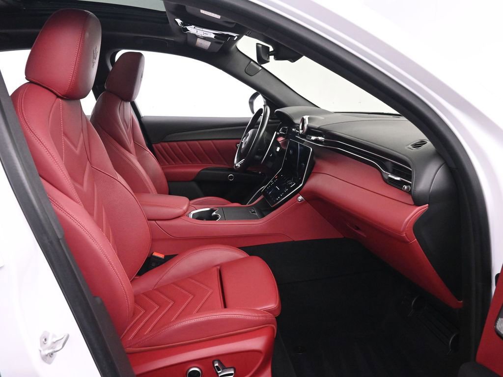 Used 2023 Maserati Grecale Modena image 24