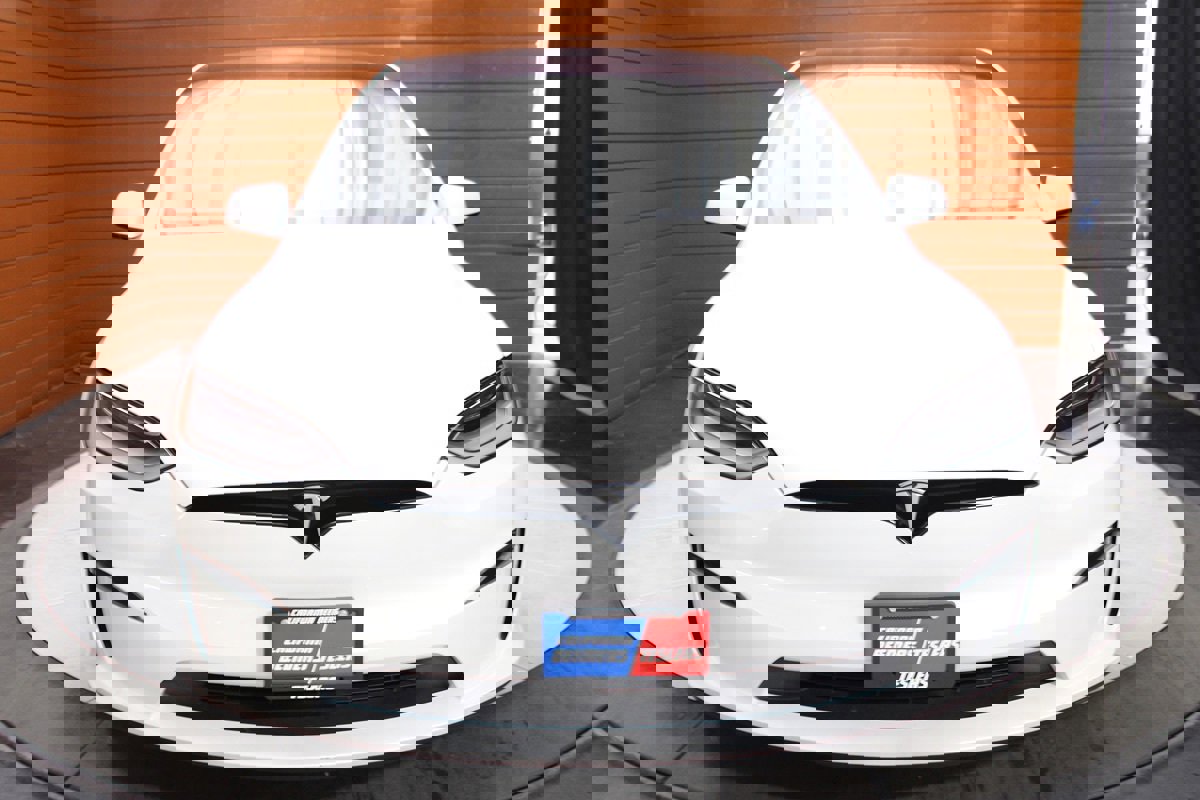 Used 2023 Tesla Model X 7 Seater AWD Driving Com 4 image 2