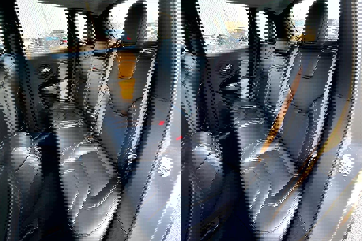 Used 2019 Jeep Cherokee Latitude Plus w/ Cold Weather Group image 18