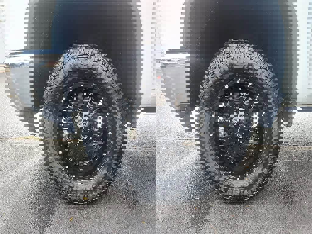 Used 2024 Chevrolet Silverado 3500 LT image 10