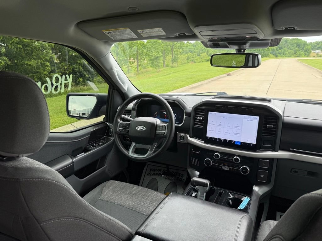 Used 2023 Ford F150 Lightning XLT AWD/4WD image 18