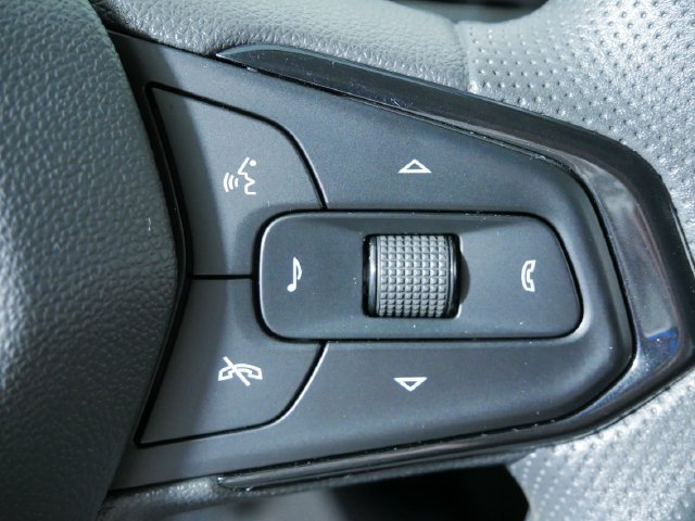 Used 2025 Chevrolet Trax LT FWD image 25