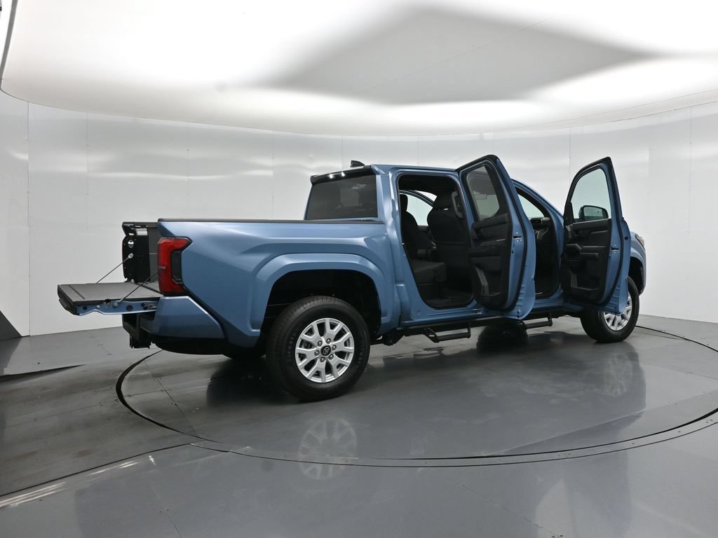 Used 2026 Toyota Tacoma SR5 AWD/4WD image 6