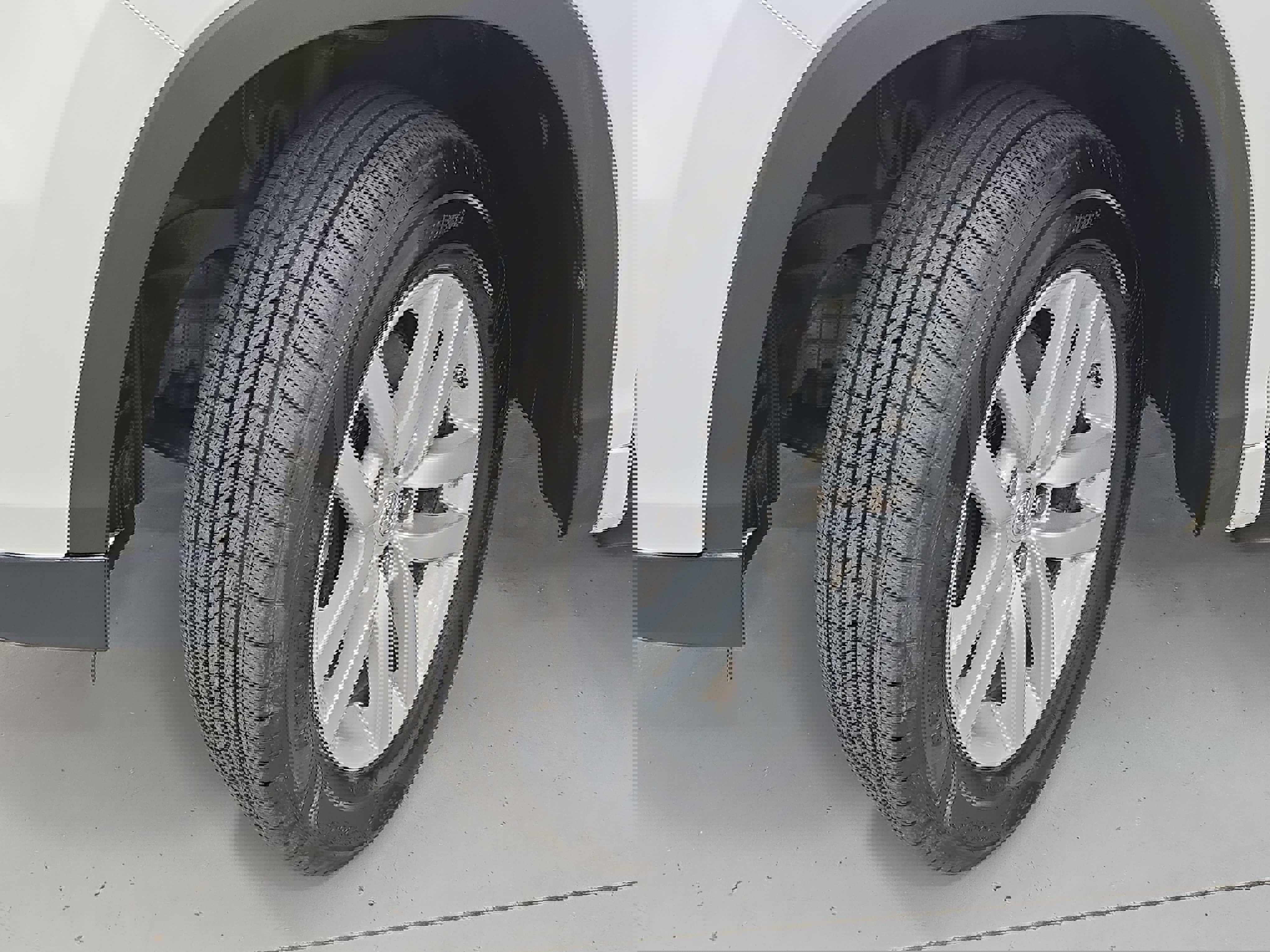 Used 2015 Toyota Highlander LE image 30