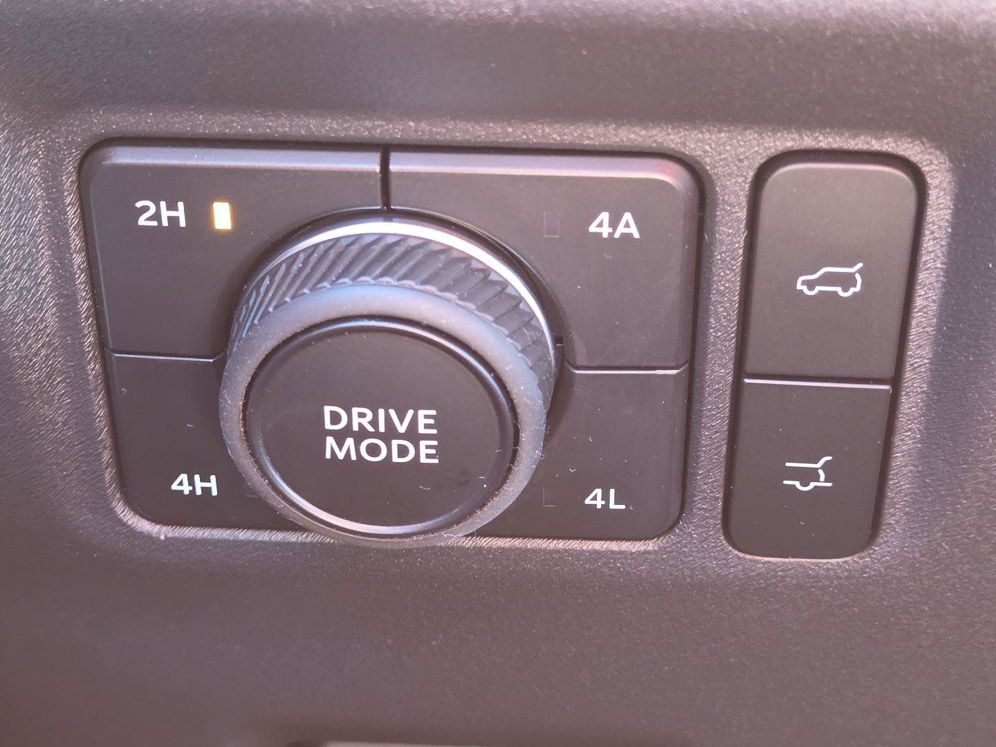 Used 2025 Ford Expedition Active AWD/4WD image 27