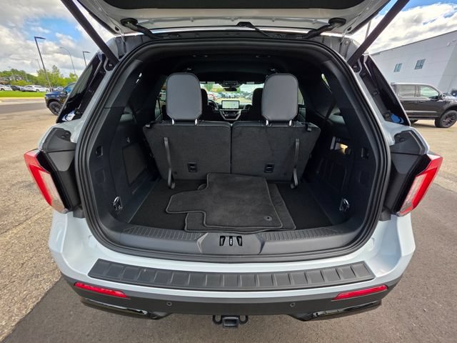 New 2026 Ford Explorer ST-Line AWD/4WD image 13