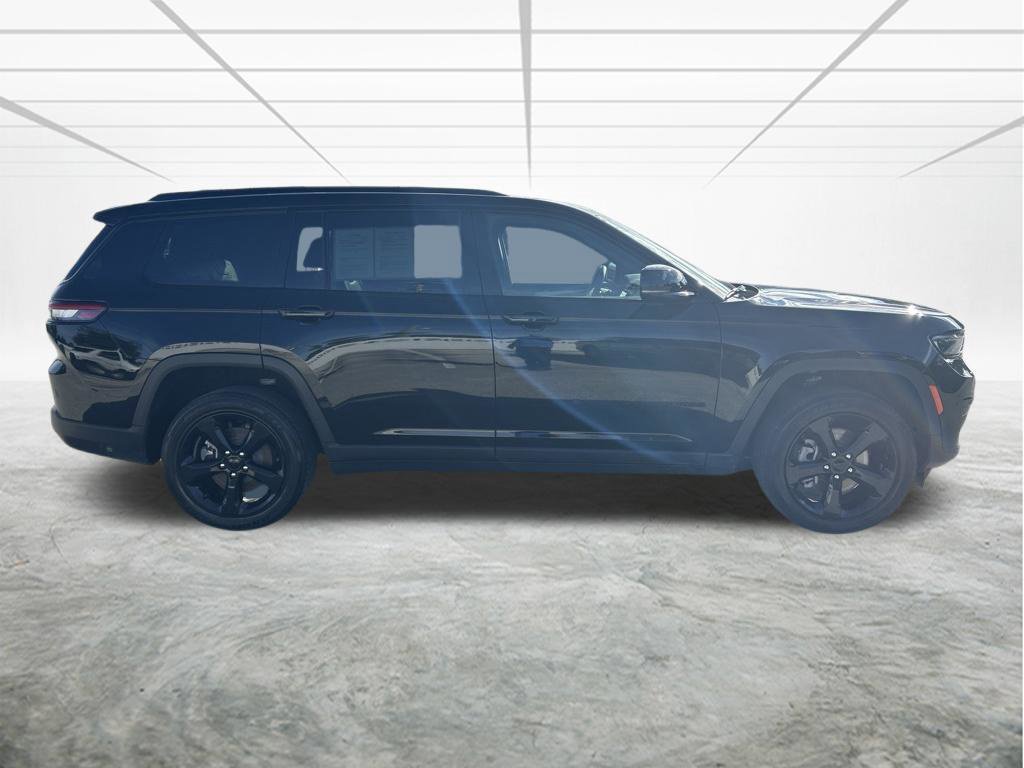 Used 2023 Jeep Grand Cherokee L Laredo AWD/4WD image 3