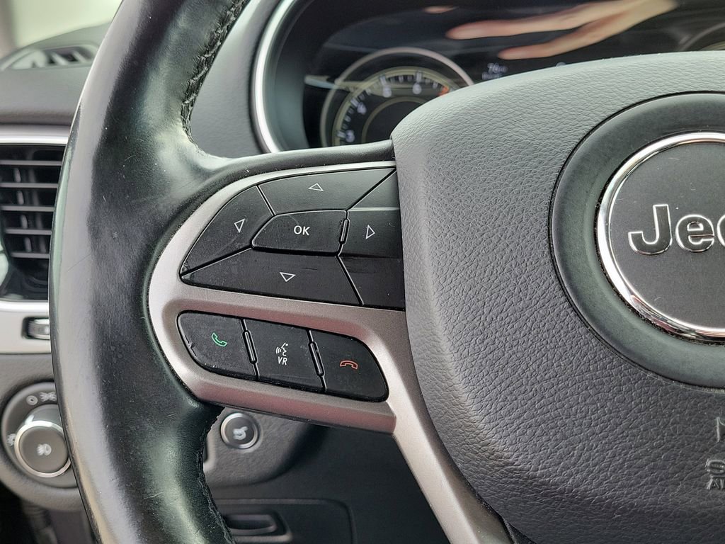 Used 2020 Jeep Cherokee Limited image 25