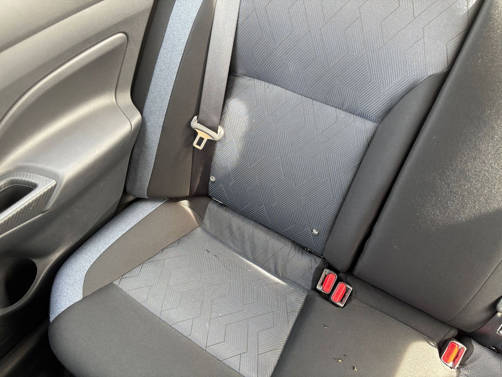 Used 2025 Nissan Versa SV FWD image 37