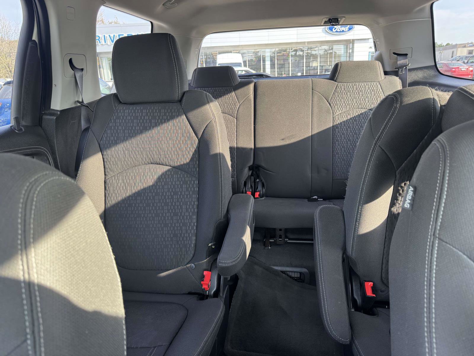 Used 2015 GMC Acadia SLE AWD/4WD image 35