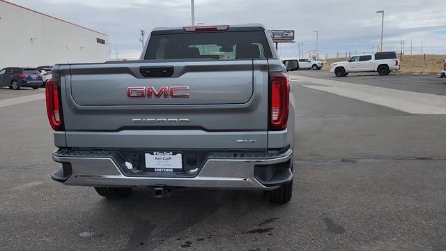 Used 2025 GMC Sierra 1500 SLT image 3