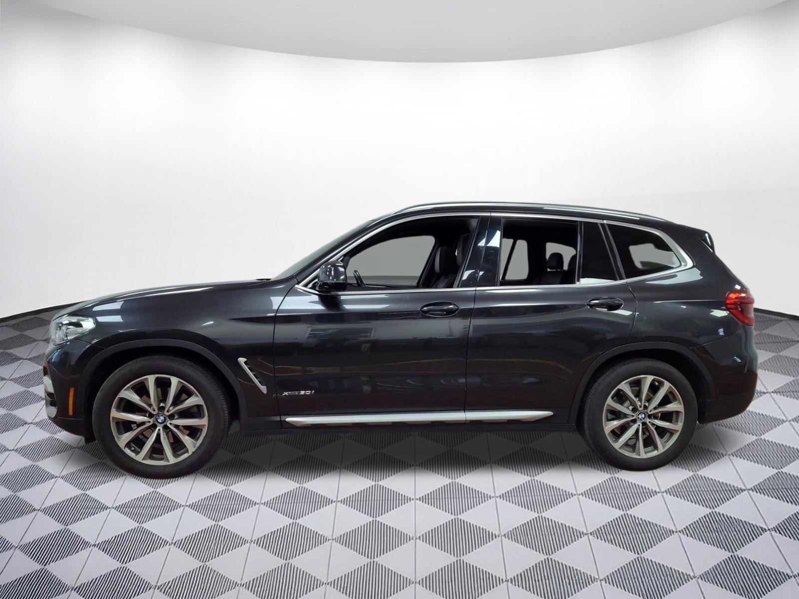 Used 2018 BMW X3 xDrive30i image 2