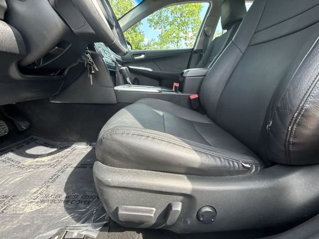 Used 2012 Toyota Camry SE FWD image 12