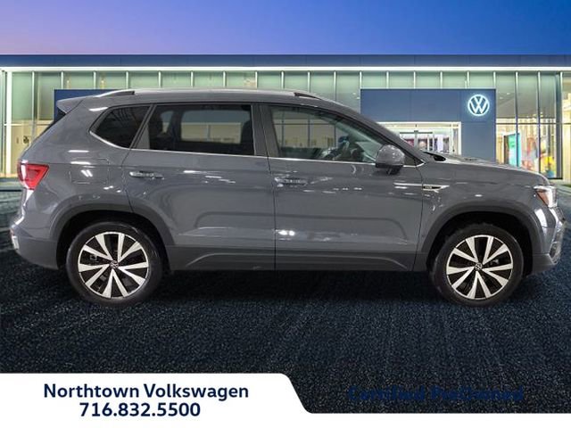 Certified 2023 Volkswagen Taos SE image 2