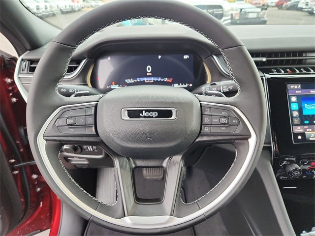 New 2023 Jeep Grand Cherokee L Laredo image 9