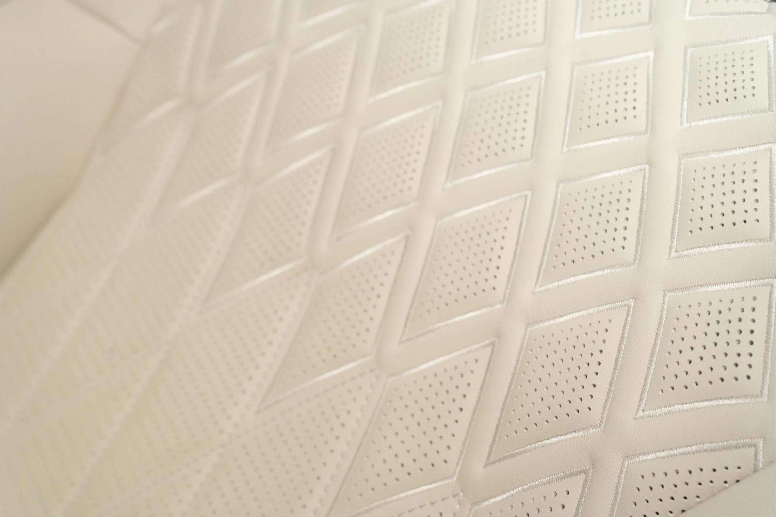 Used 2023 Bentley Flying Spur Azure AWD/4WD image 19