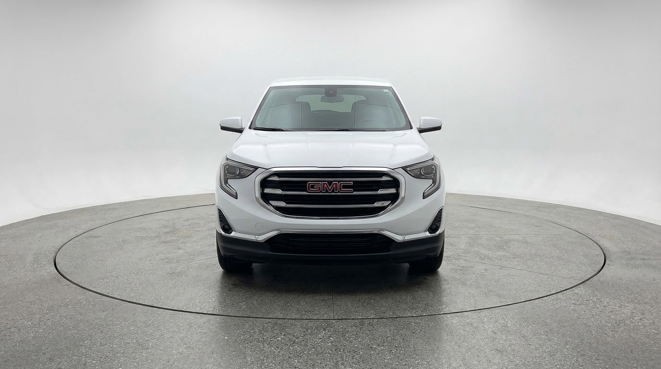 Used 2024 GMC Terrain SLE image 2