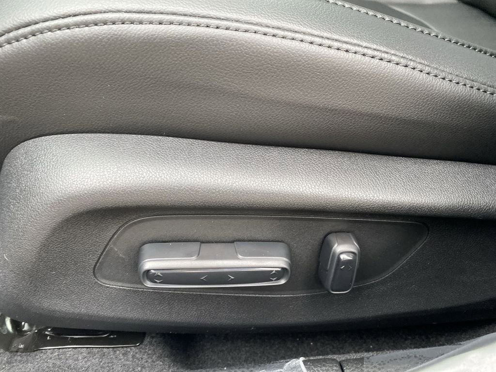 New 2025 Acura Integra image 12