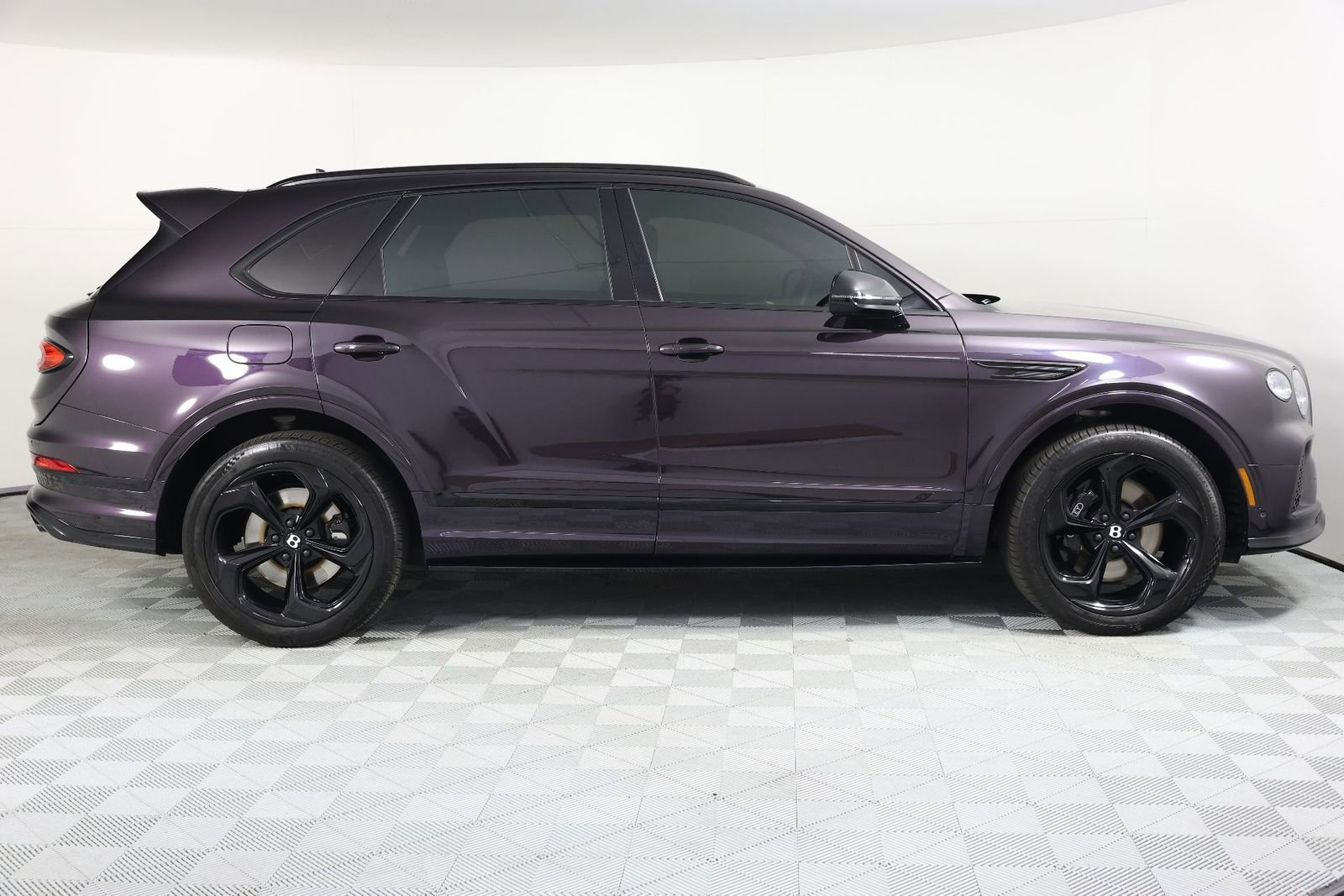 Used 2022 Bentley Bentayga AWD/4WD image 10
