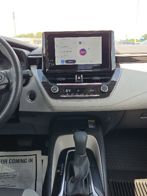 Used 2025 Toyota Corolla LE w/ LE Premium Package FWD image 11