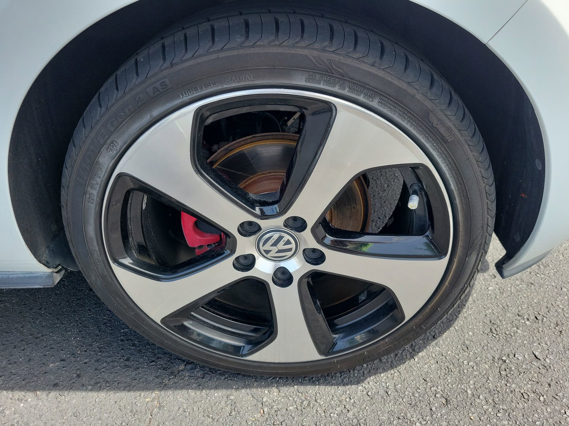 Used 2015 Volkswagen Golf 4-Door FWD image 35