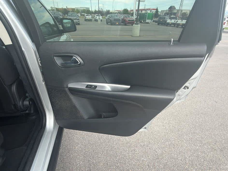 Used 2014 Dodge Journey SXT w/ Flexible Seating Group FWD image 23