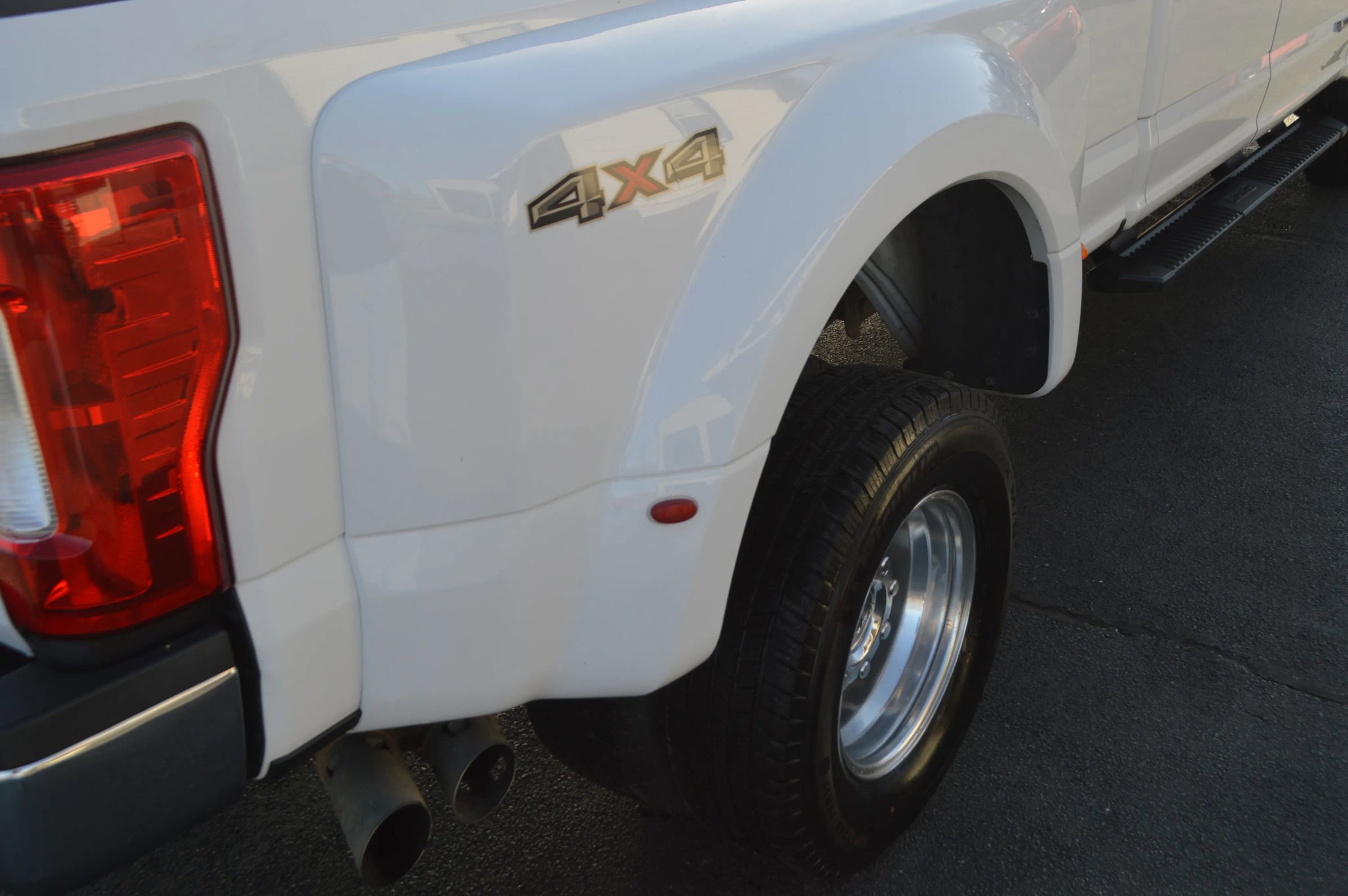 Used 2018 Ford F350 XLT AWD/4WD image 6