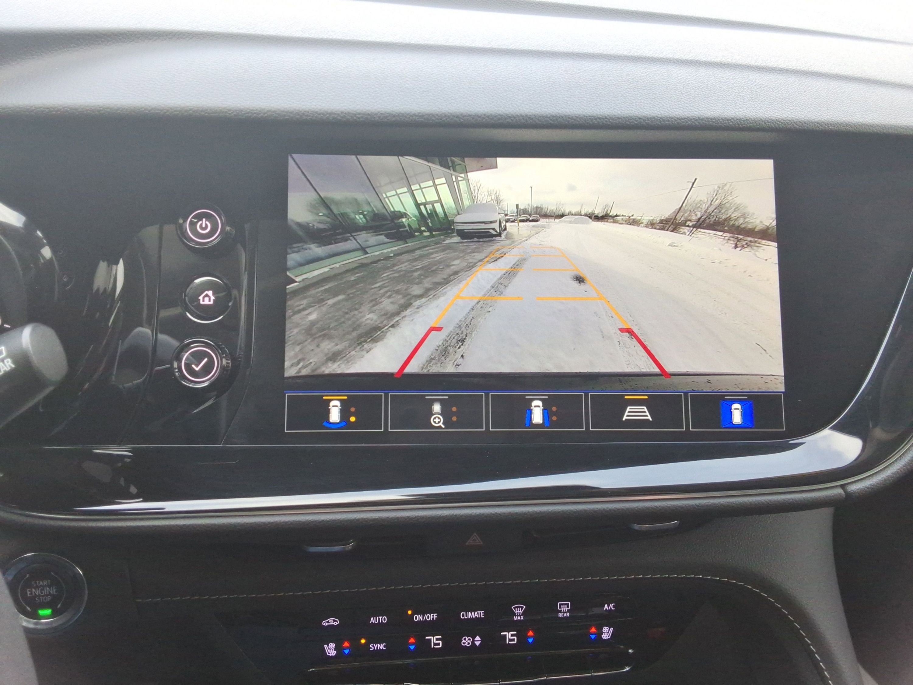 Used 2023 Buick Envision Avenir image 16